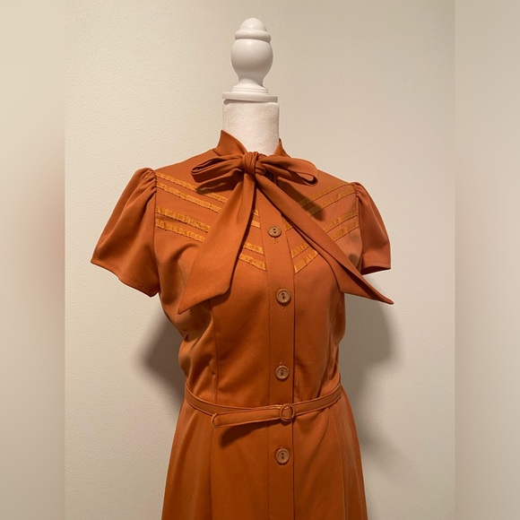 Vintage Dress - Picture 2 of 3